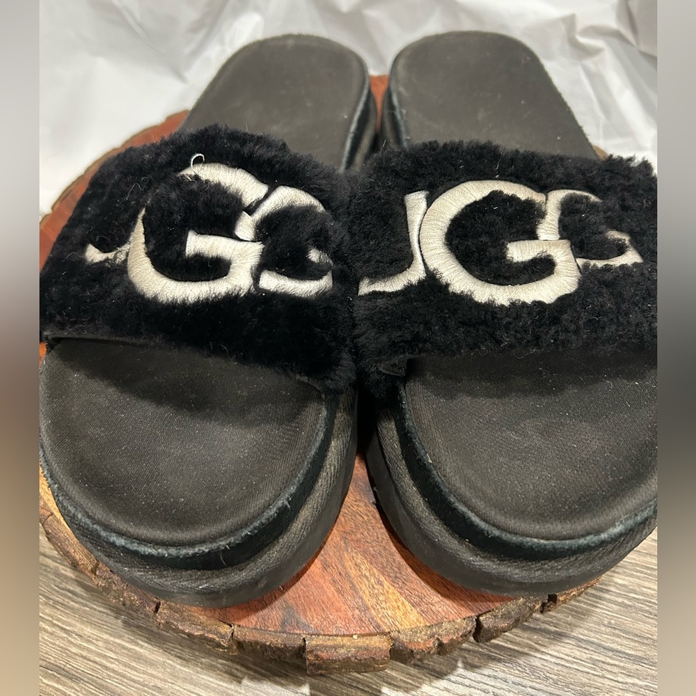 UGG LATON BLACK SHEEPSKIN FLUFF SLIDE Sandals WOMEN'S US SIZE 9